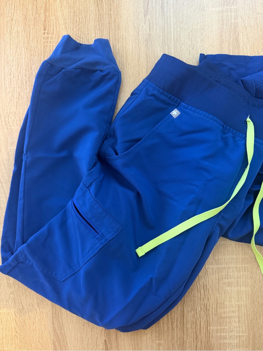 FIGS Cobalt Blue jogger scrub set - Picture 3 of 3